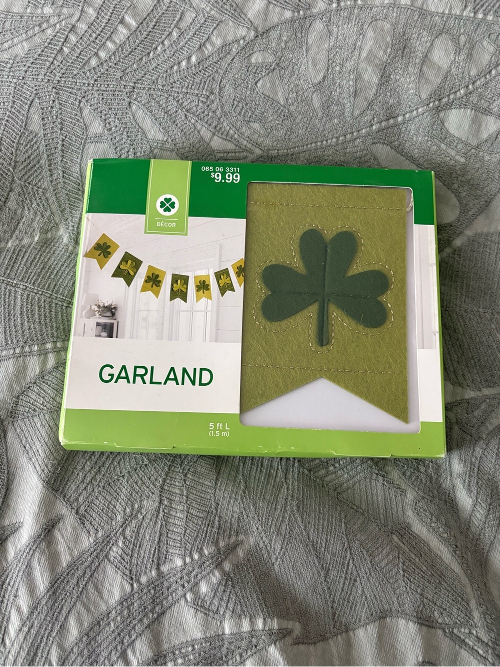 Green Shamrock Garland - Holiday Home ation
